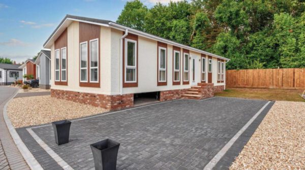 Omar Newmarket, Willow Park, Salford Priors - 0