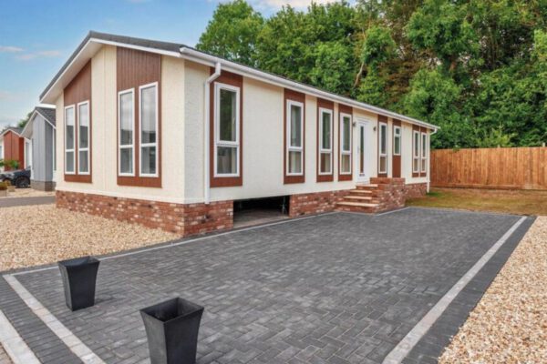 Omar Newmarket, Willow Park, Salford Priors - 0