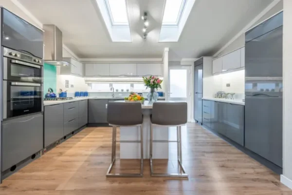 Discover Willow Park Luxury Lodges — a thriving, established lodge community in Warwickshire with only 8 vacant plots remaining and year-round living.