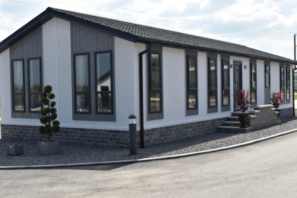 Discover Willow Park Luxury Lodges — a thriving, established lodge community in Warwickshire with only 8 vacant plots remaining and year-round living.